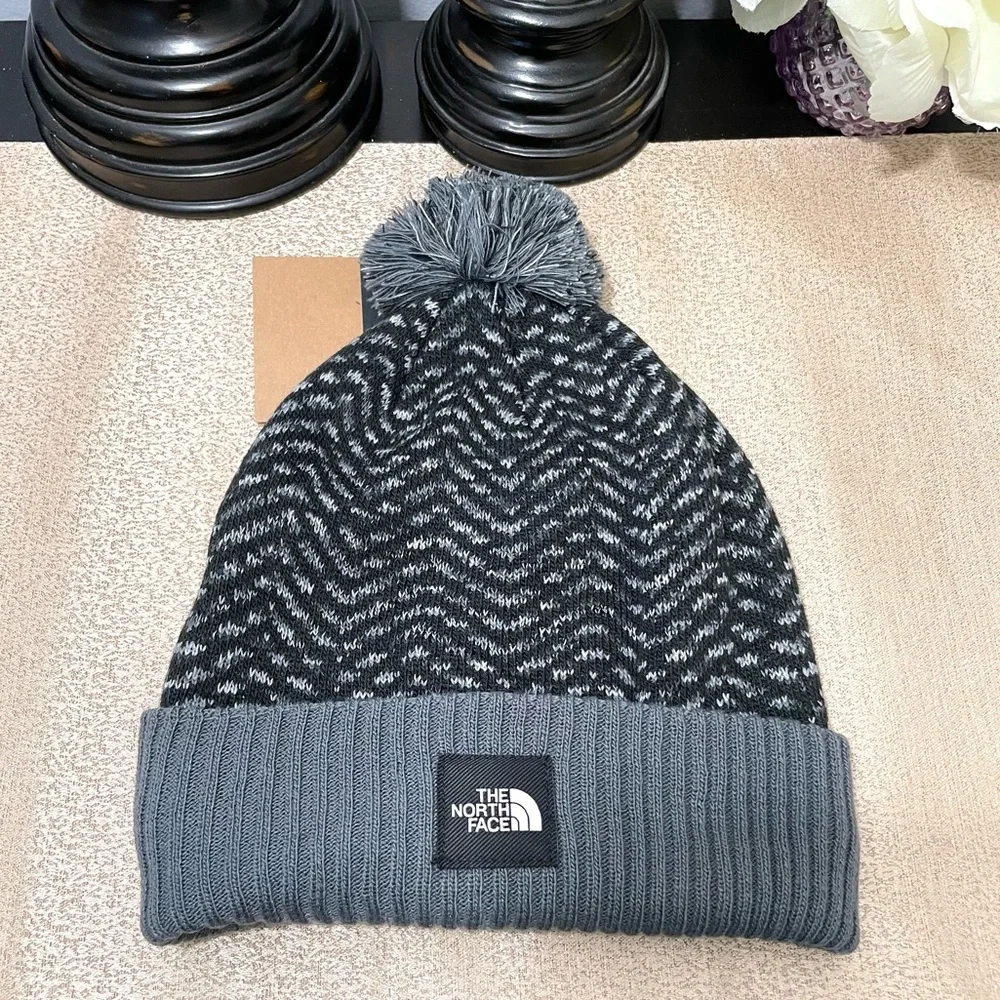 NWT The North Face Unisex Kids Youth/Junior Pom Beanie Hat